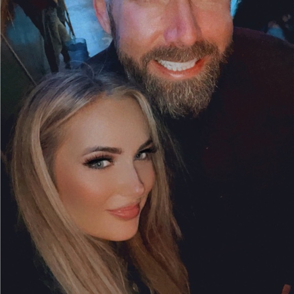 Meet your Posher, Lori - Picture 3 of 8